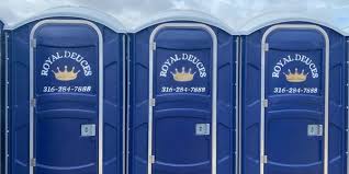 Best Deluxe Portable Toilet Rental  in Spicer, MN